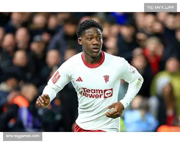 曼联宣布与防守型中场梅努续约五年，视其为未来战术核心